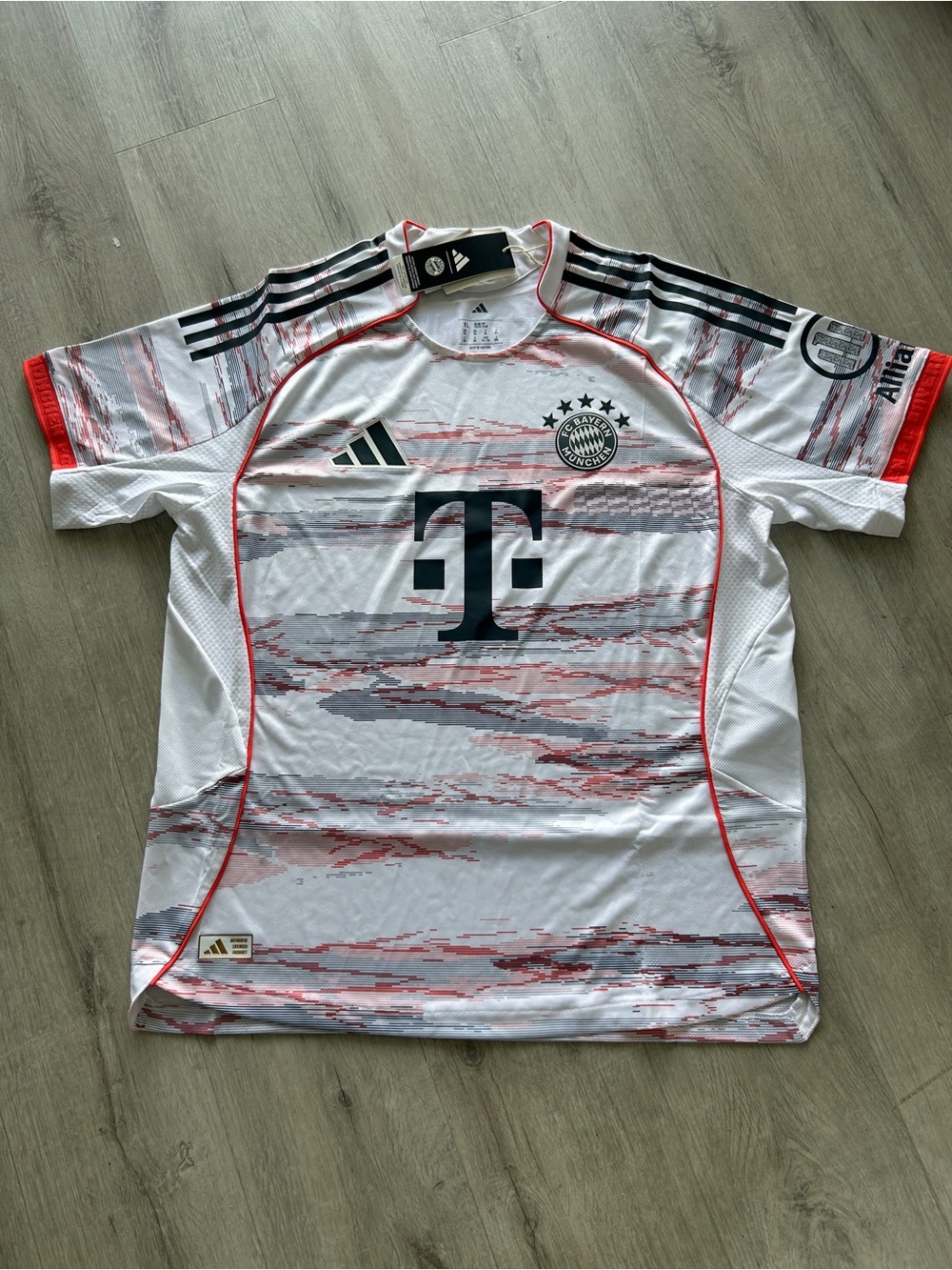 Adidas FC Bayern Munich 2025/2026 Authentic Away Jersey White  JJ2145